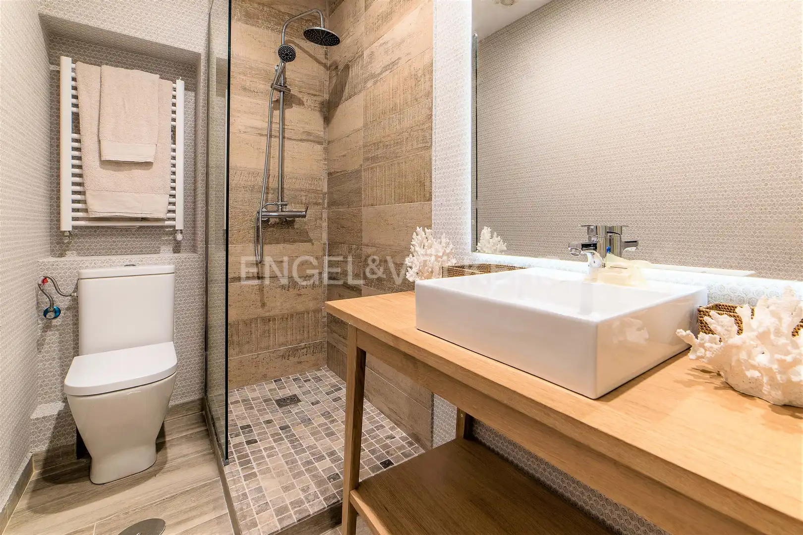 Baño de Piso de alquiler en Madrid con Aire acondicionado, Calefacción y Parquet