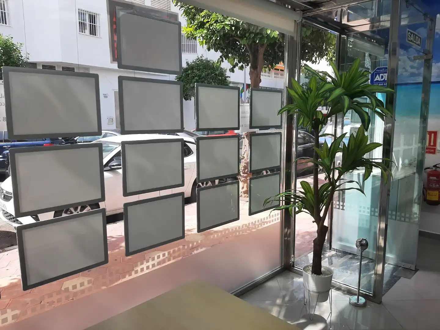 Vista exterior de Oficina de lloguer en Benalmádena amb Aire condicionat, Calefacció i Moblat