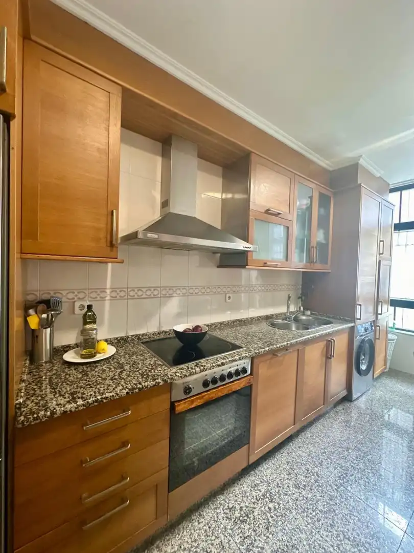 Cuina de Dúplex en venda en Ferrol amb Calefacció, Parquet i Internet