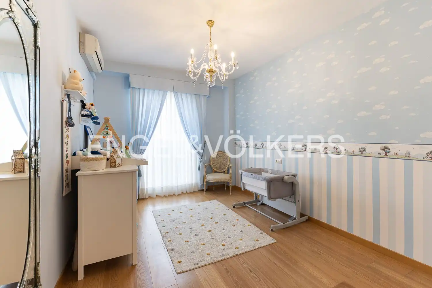 Bedroom of Houses for sale in Valencia  with Air Conditioner, Heating and Terrace