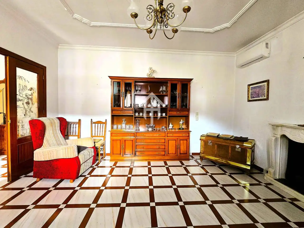 Sala d'estar de Casa o xalet en venda en Algarinejo amb Aire condicionat i Terrassa