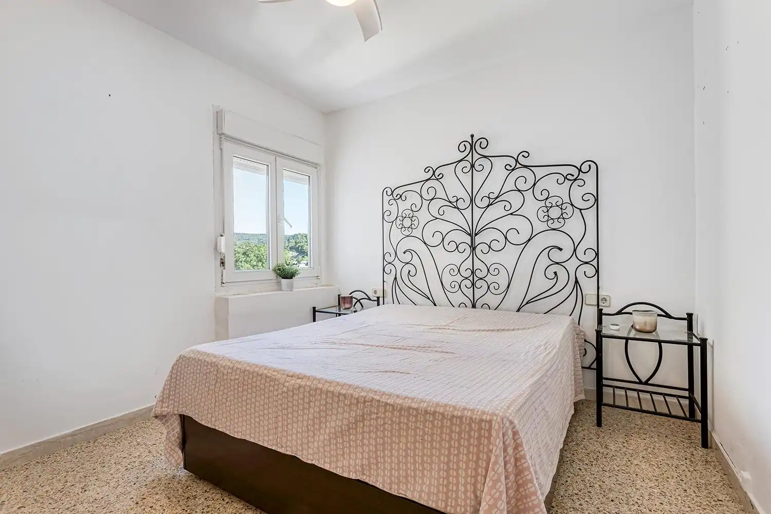 Schlafzimmer von Wohnung zum Verkauf in Sant Martí de Tous mit Terrasse, Abstellraum und Balkon