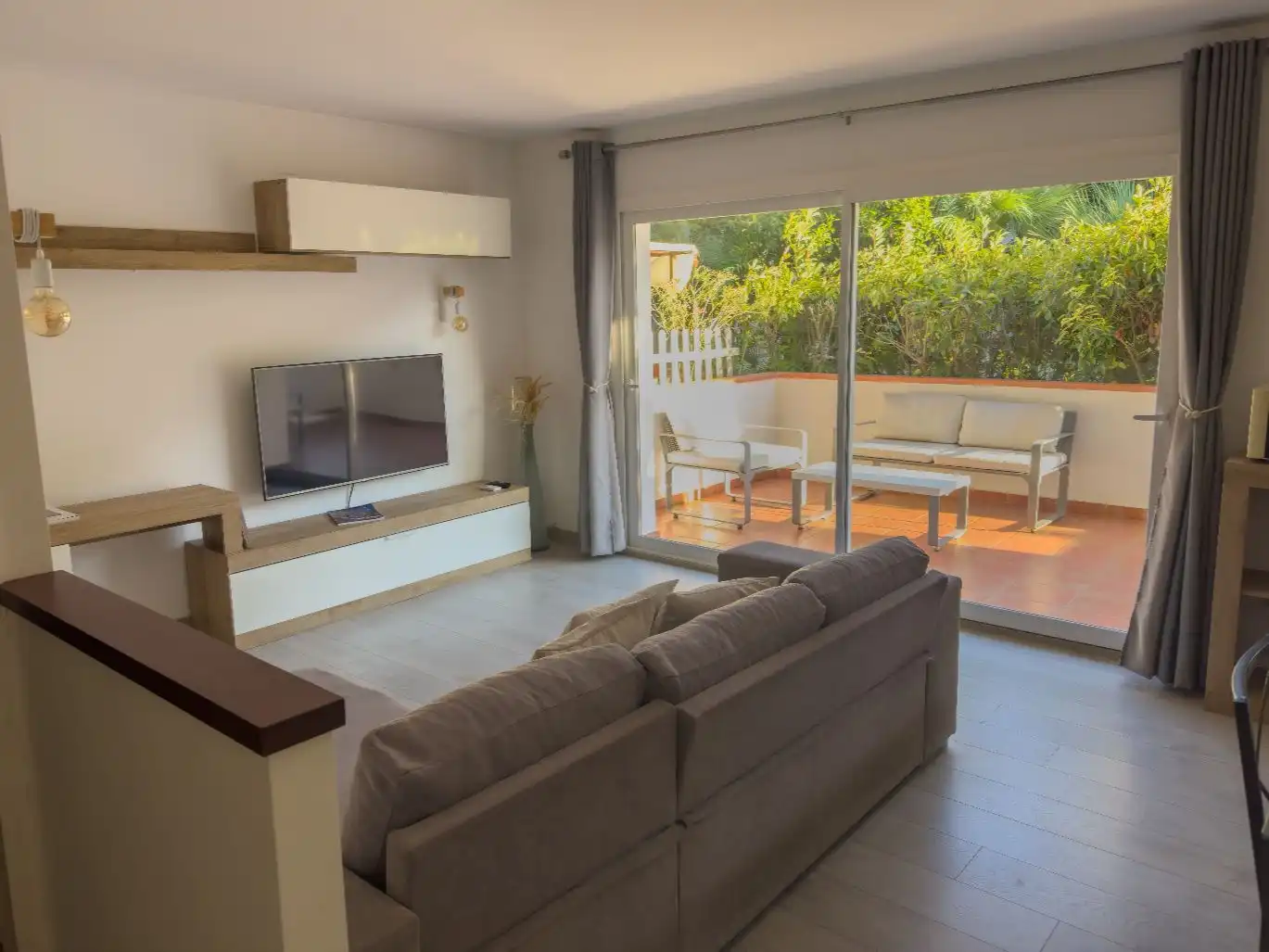 Apartament amb jardí de lloguer a Lluís Aznares 12