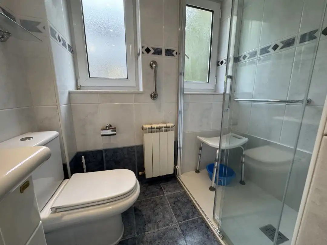 Baño de Piso en venta en Bergara con Calefacción, Trastero y Amueblado