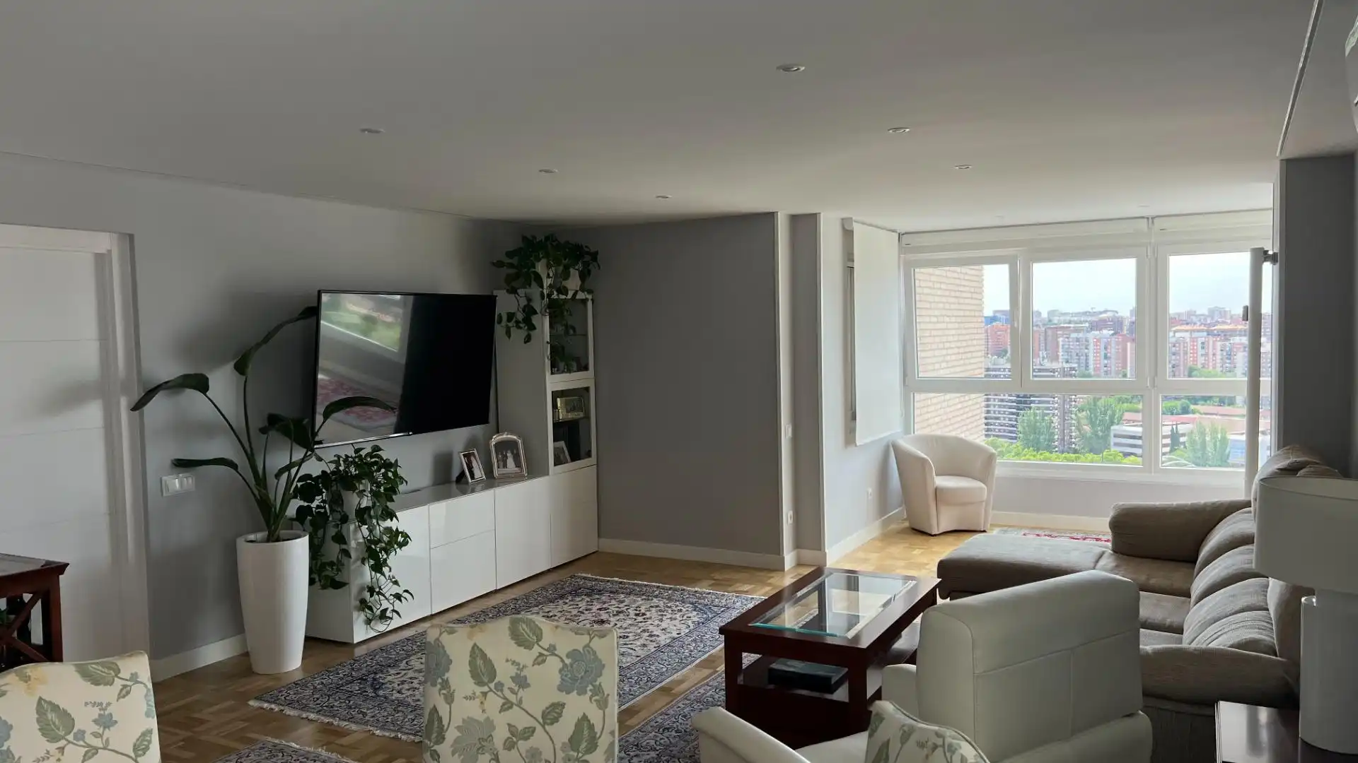 Living room of Flat for sale in Madrid  with Air Conditioner, Heating and Parquet flooring