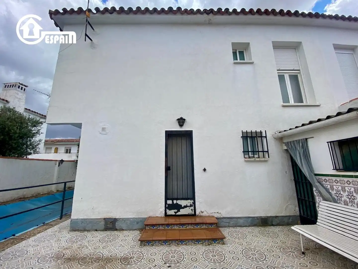 Vista exterior de Casa adosada en venta en Lillo con Calefacción, Jardín privado y Terraza