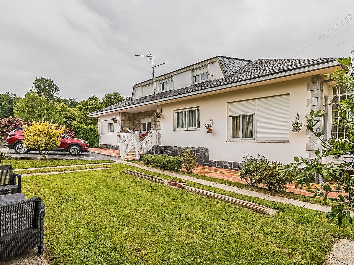 Vista exterior de Casa o xalet en venda en Cabanas amb Calefacció, Jardí privat i Terrassa