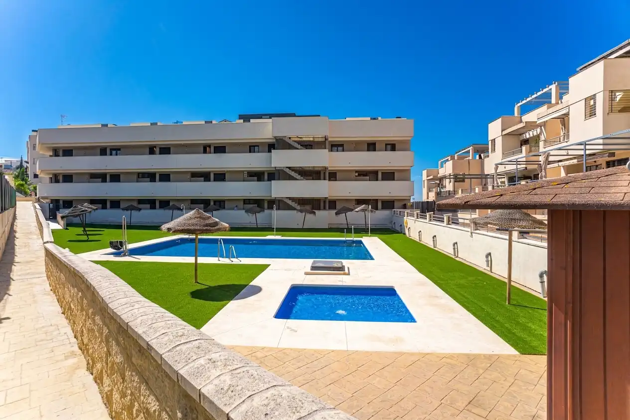 Swimming pool of Flat for sale in Vélez-Málaga  with Air Conditioner, Terrace and Community pool