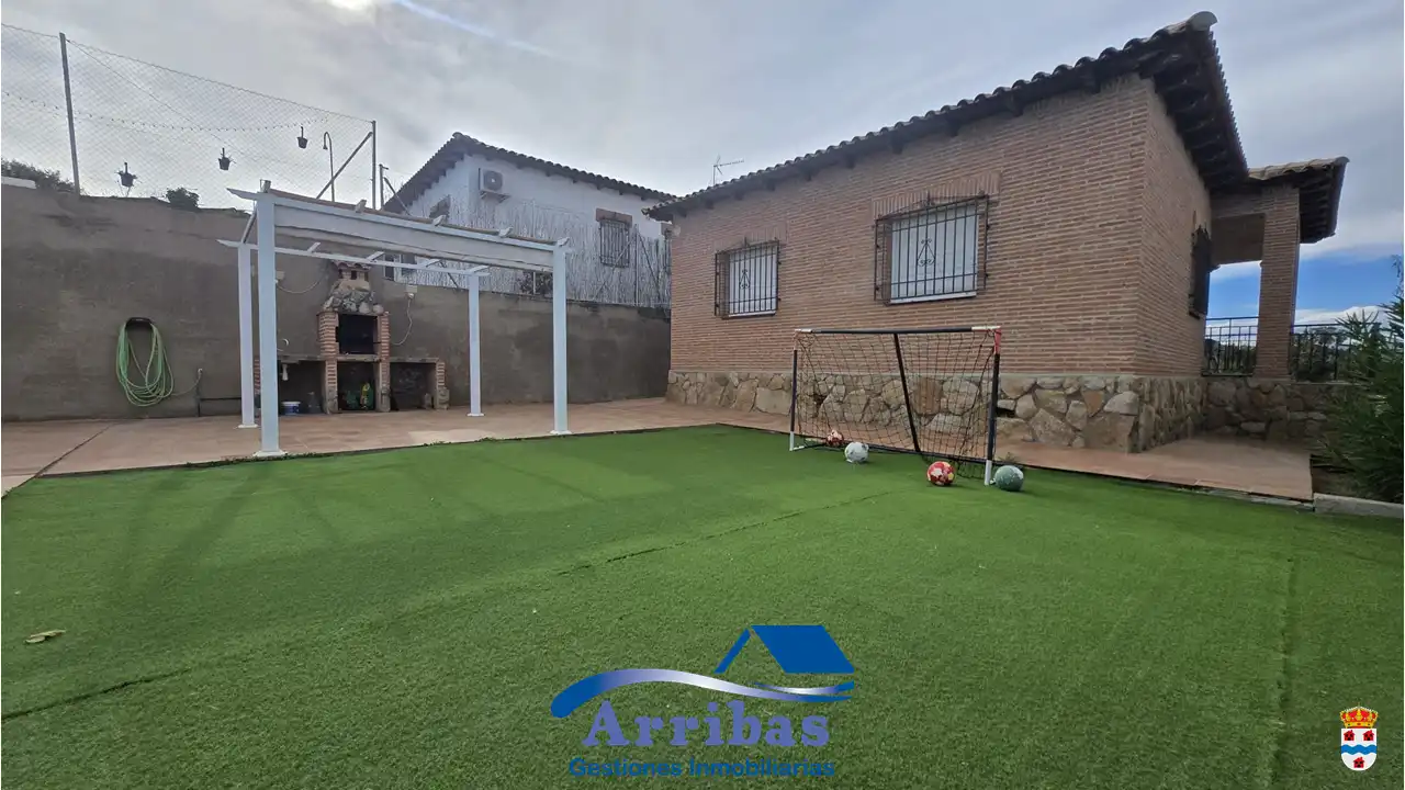 Jardín de Casa o chalet en venta en El Casar de Escalona con Calefacción, Jardín privado y Terraza