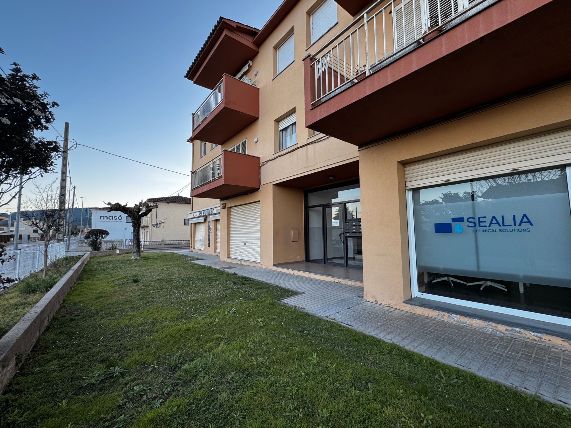 Vista exterior de Piso en venta en Porqueres con Aire acondicionado, Calefacción y Horno