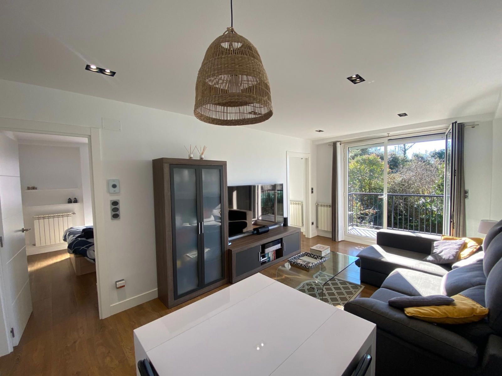 Living room of Flat for sale in Donostia - San Sebastián   with Heating, Parquet flooring and Terrace