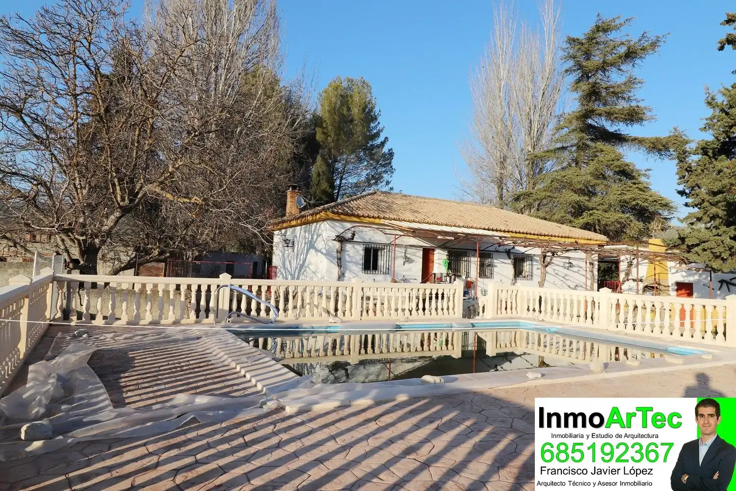 Vista exterior de Finca rústica en venda en Montefrío amb Jardí privat, Traster i Piscina