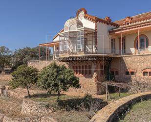 Vista exterior de Casa o xalet en venda en Manresa amb Piscina