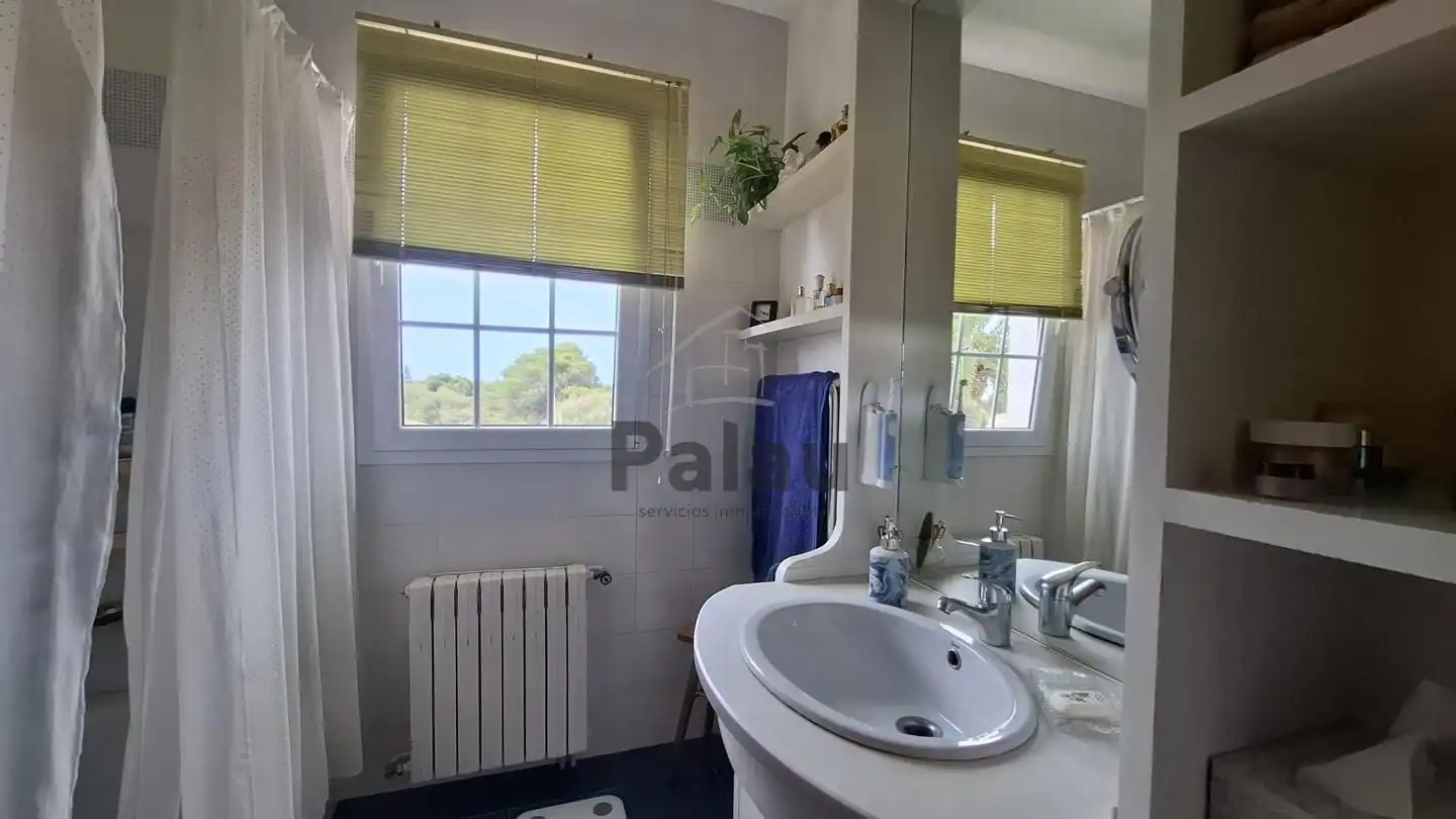 Bathroom of Houses for sale in Es Castell  with Air Conditioner, Heating and Private garden