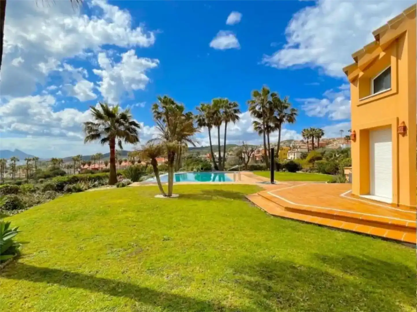 Jardí de Pis en venda en La Alcaidesa amb Aire condicionat, Jardí privat i Parquet