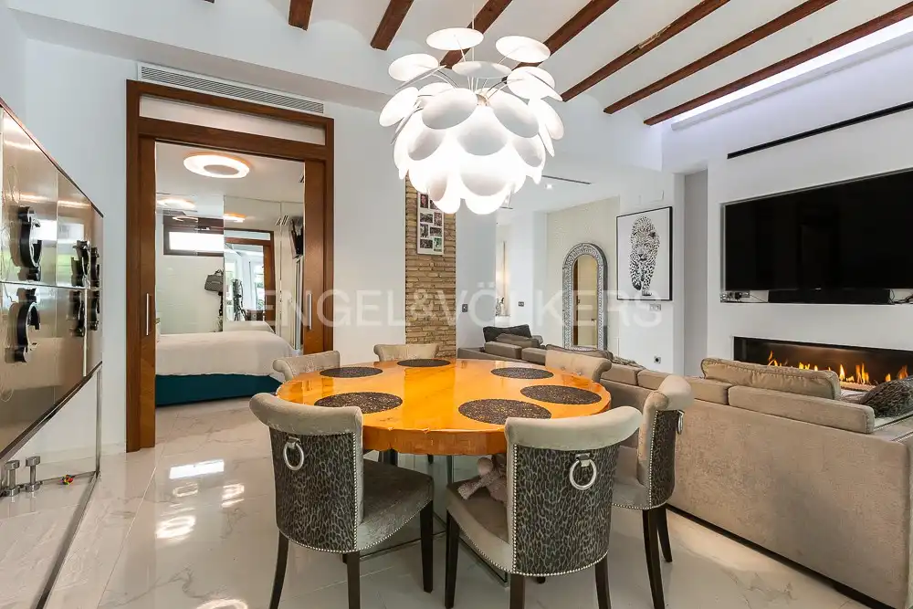 Menjador de Apartament de lloguer en Valencia amb Aire condicionat, Calefacció i Terrassa