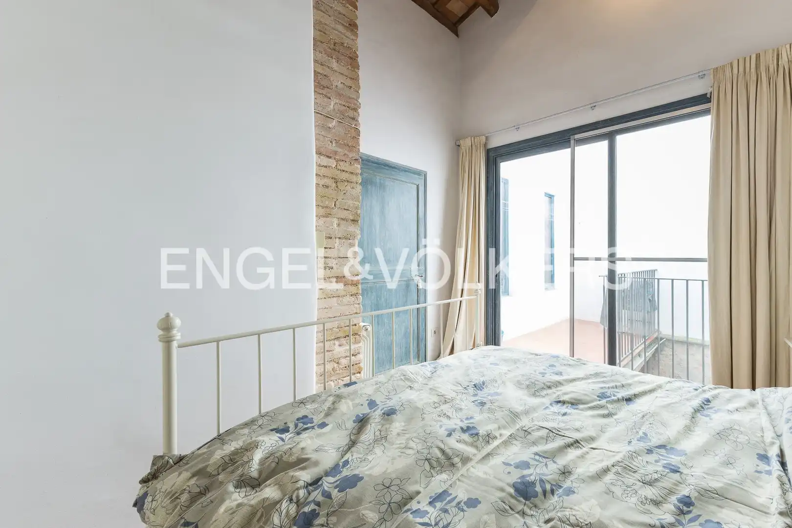 Habitación de Casa adosada en venta en Cubelles con Calefacción y Balcón