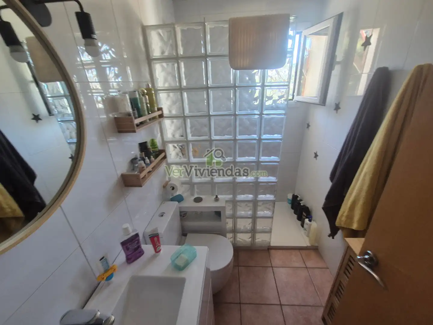Baño de Casa o chalet en venta en Corbera de Llobregat con Calefacción, Jardín privado y Parquet