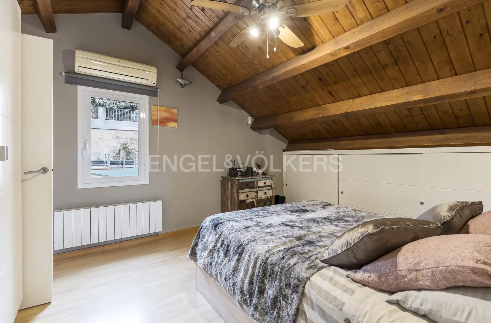 Habitación de Casa o chalet en venta en Barcelona con Aire acondicionado, Calefacción y Jardín privado