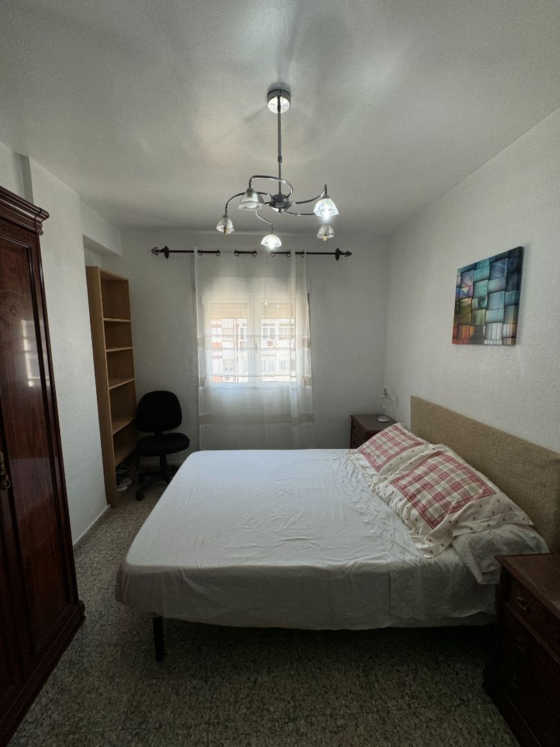 Bedroom of Flat to share in Málaga Capital  with Air Conditioner, Furnished and Balcony