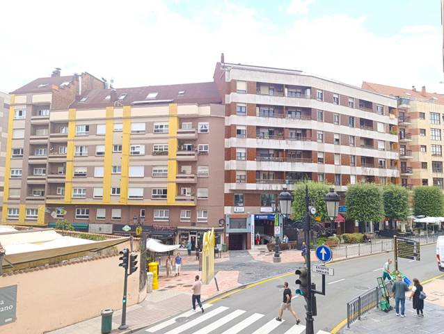 Piso en Alquiler en Oviedo - J0VELLANOS en Casco Histórico