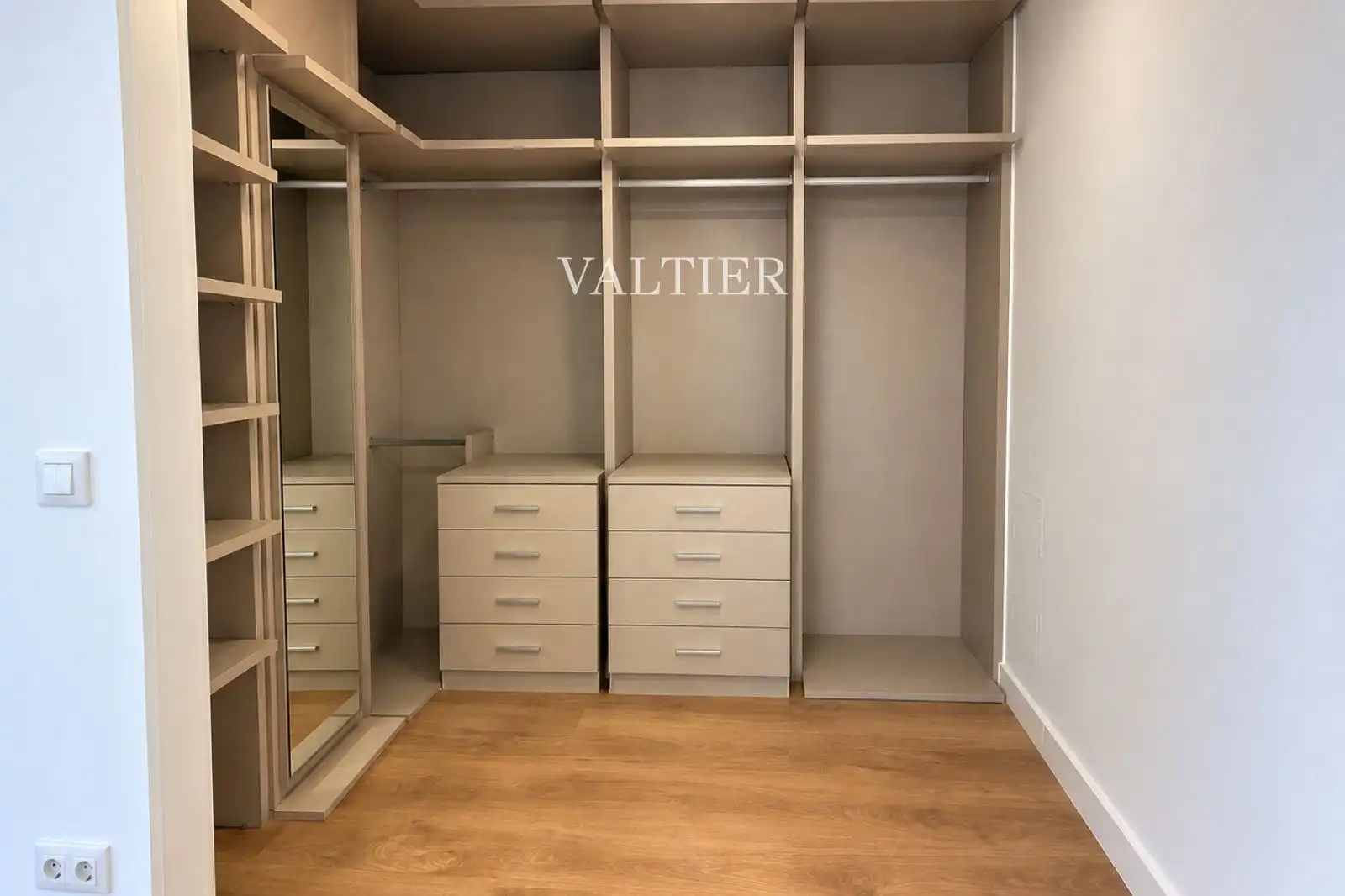 Schlafzimmer von Wohnung zur Miete in Madrid mit Klimaanlage, Heizung und Terrasse