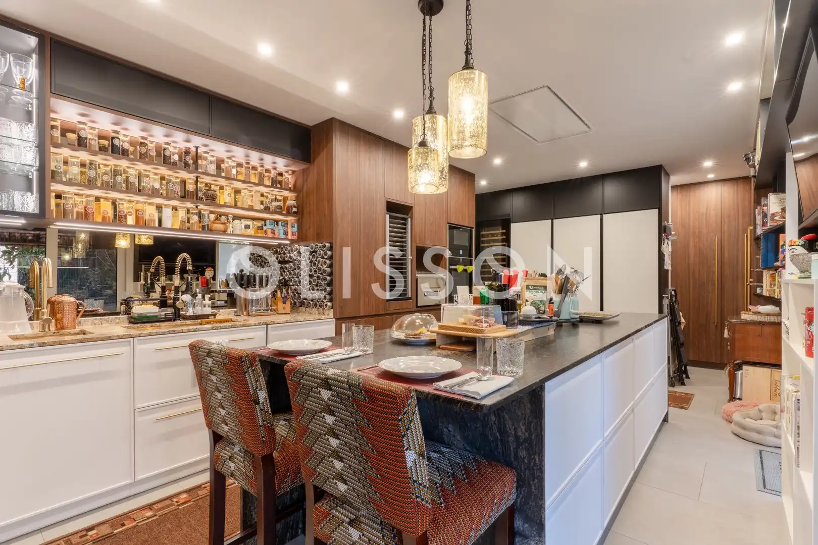Cocina de Casa o chalet en venta en Madrid con Aire acondicionado, Calefacción y Jardín privado