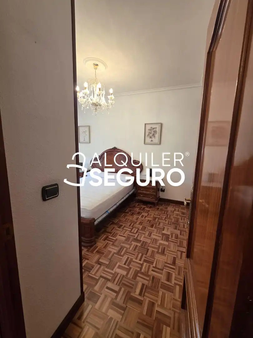 Bedroom of Flat for rent in Burgos  with Heating, Terrace and Furnished