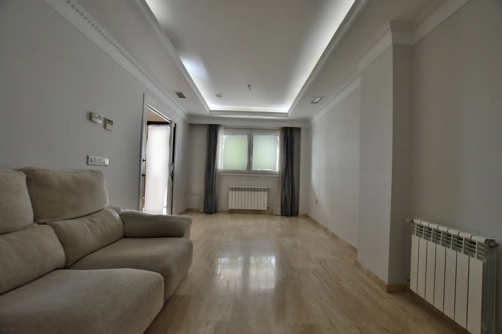 Sala d'estar de Casa adosada en venda en Ronda amb Aire condicionat, Calefacció i Terrassa