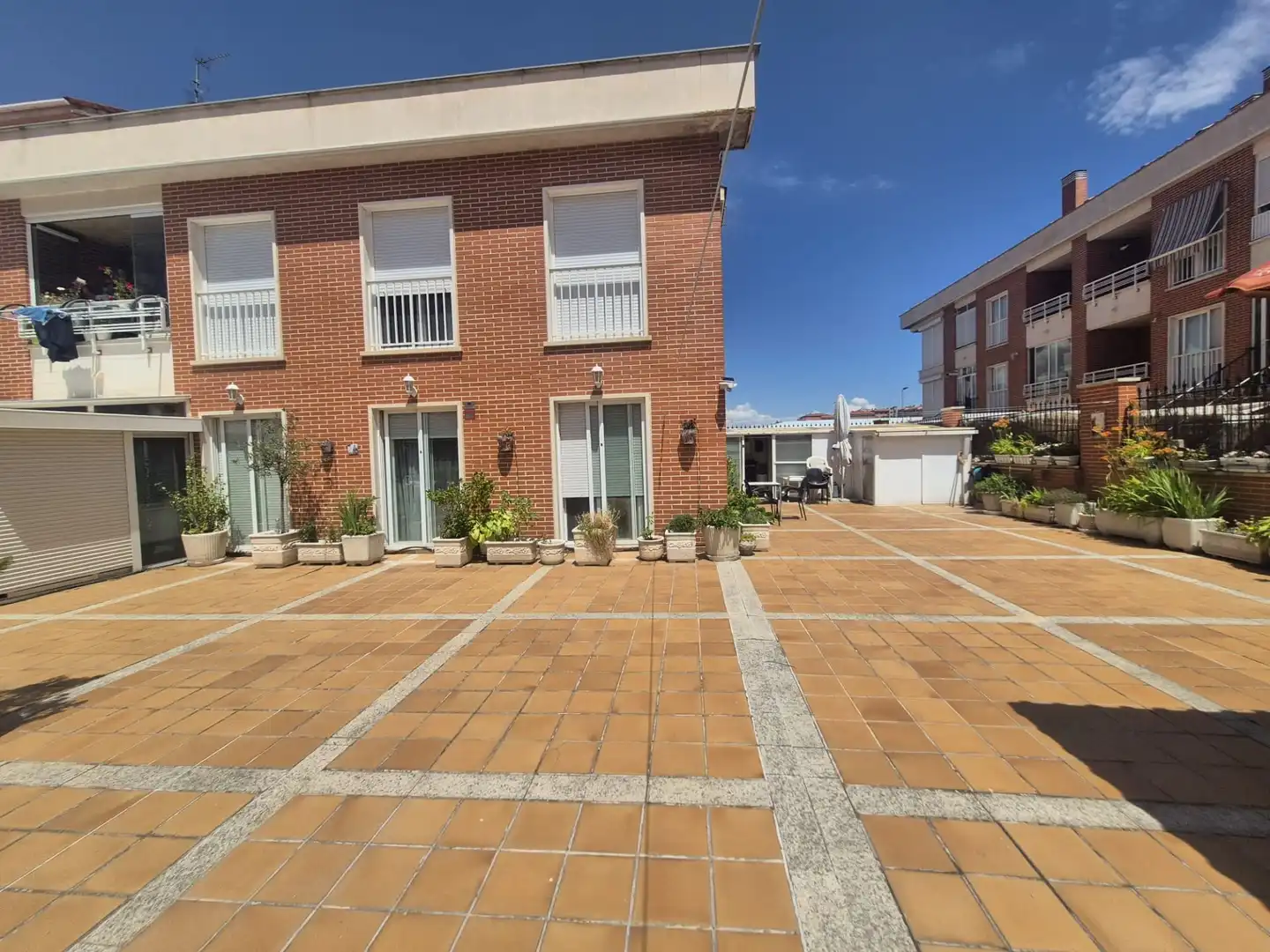 Vista exterior de Pis en venda en Ávila amb Calefacció, Terrassa i Moblat