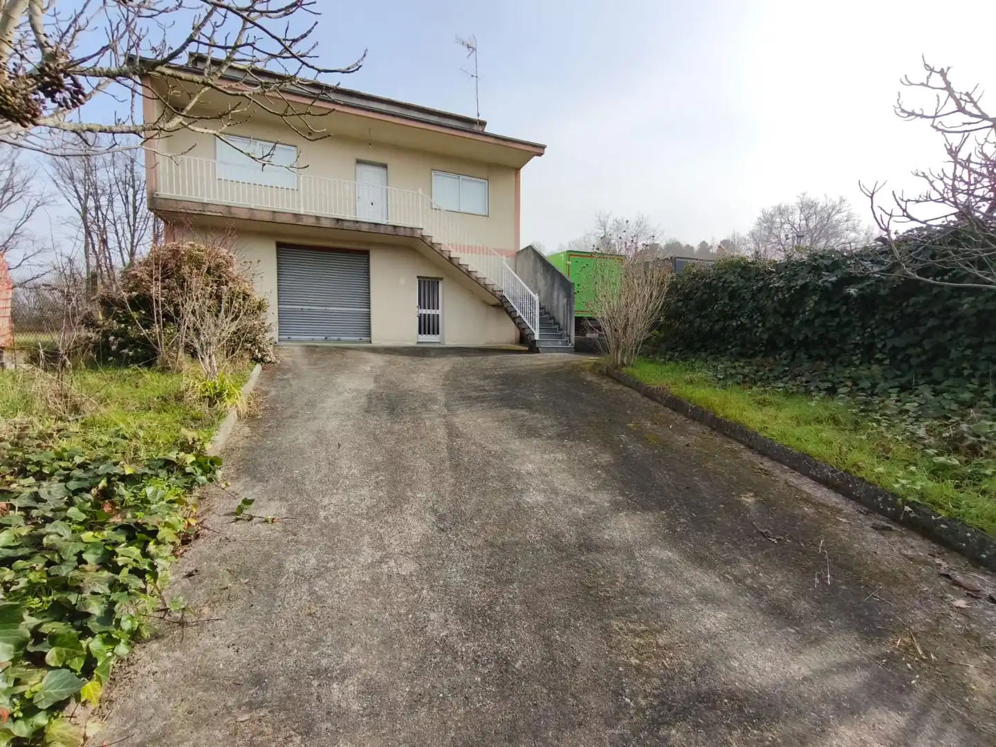 Vista exterior de Casa o xalet en venda en Taboadela amb Jardí privat, Traster i Moblat