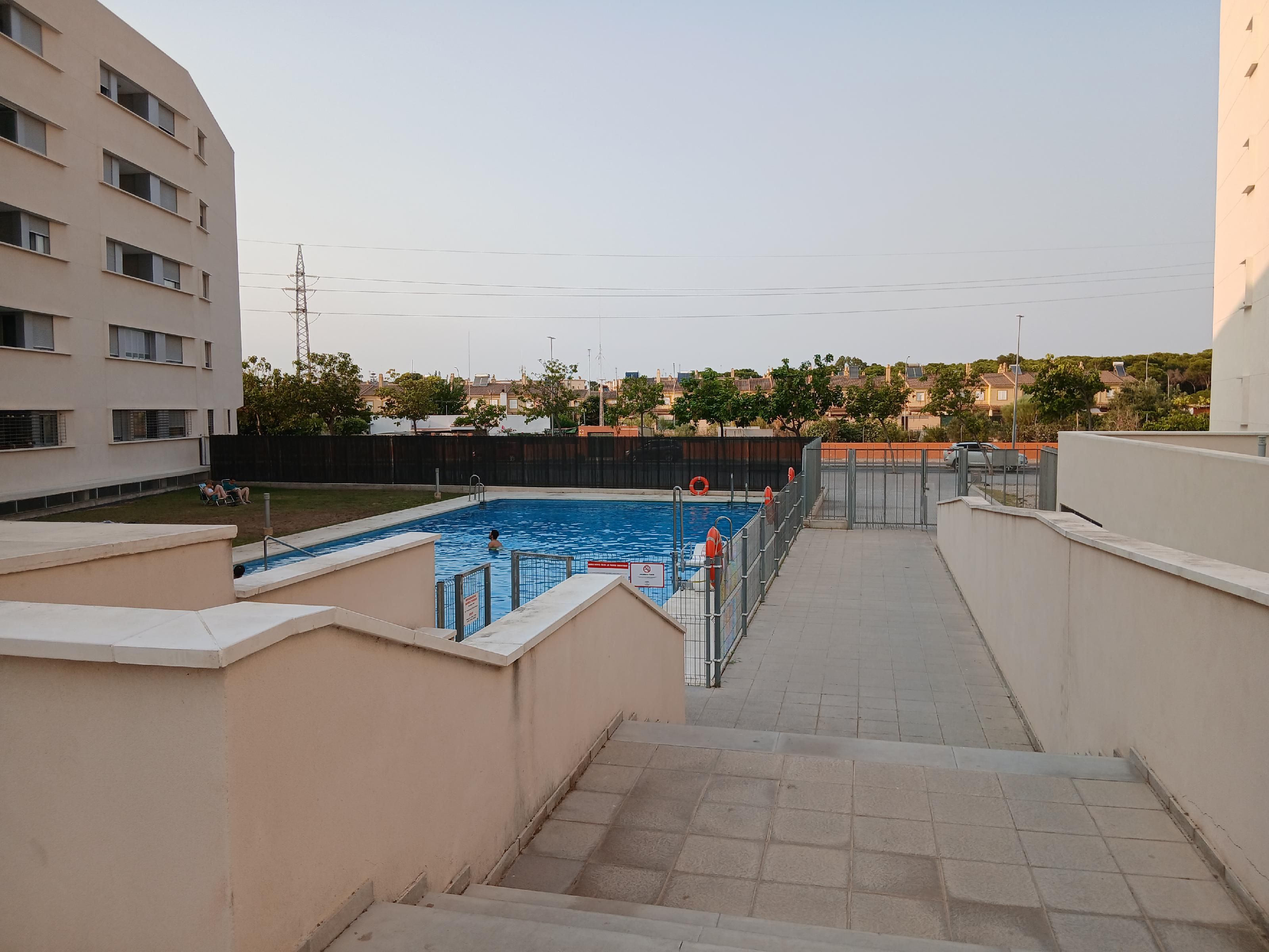 Piscina de Pis en venda en Puerto Real amb Aire condicionat, Jardí privat i Terrassa