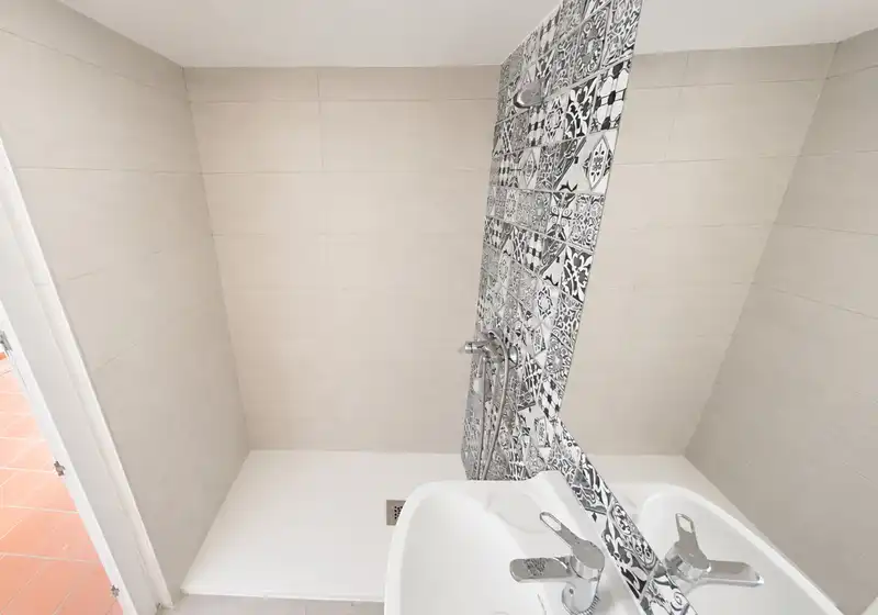 Bany de Casa o xalet en venda en Vélez-Málaga amb Aire condicionat, Terrassa i Moblat