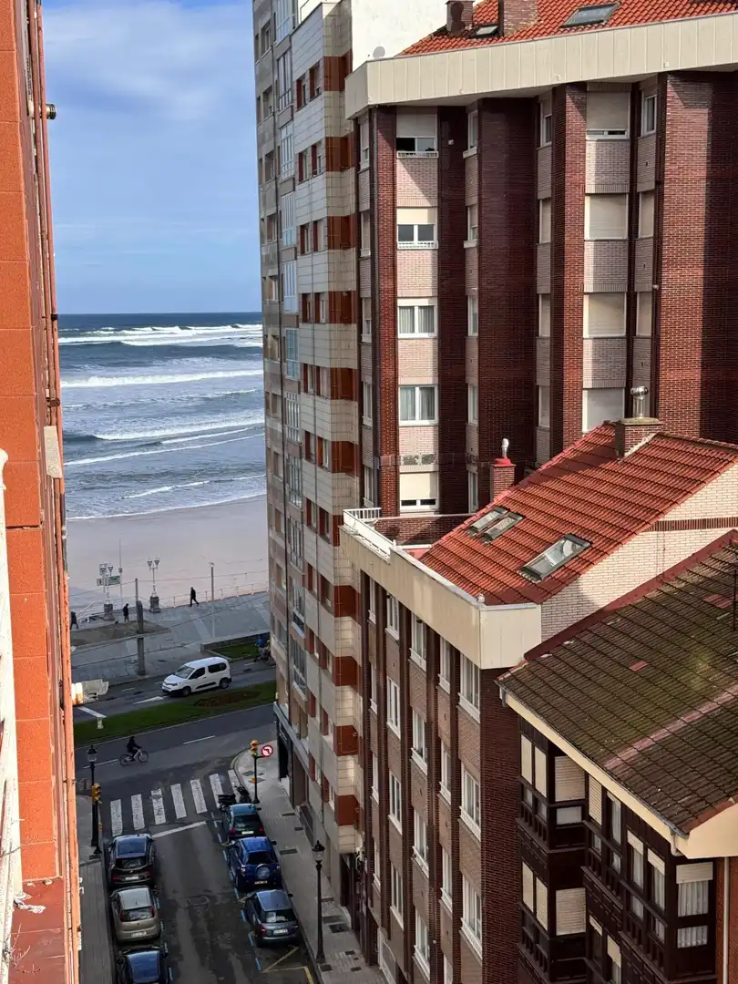 Vista exterior de Piso en venta en Gijón  con Calefacción, Parquet y Terraza