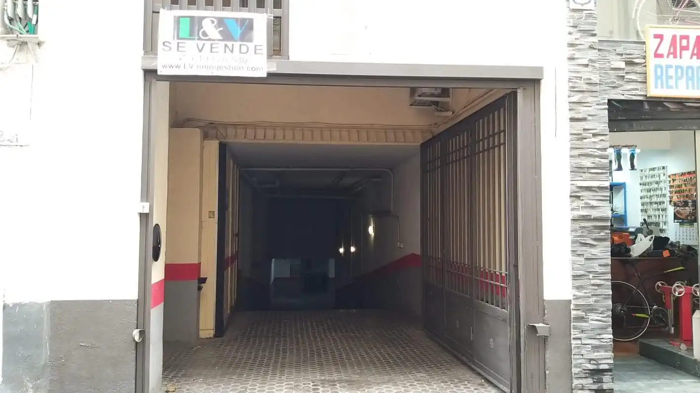 Parkplatz von Garage zur Miete in Granada