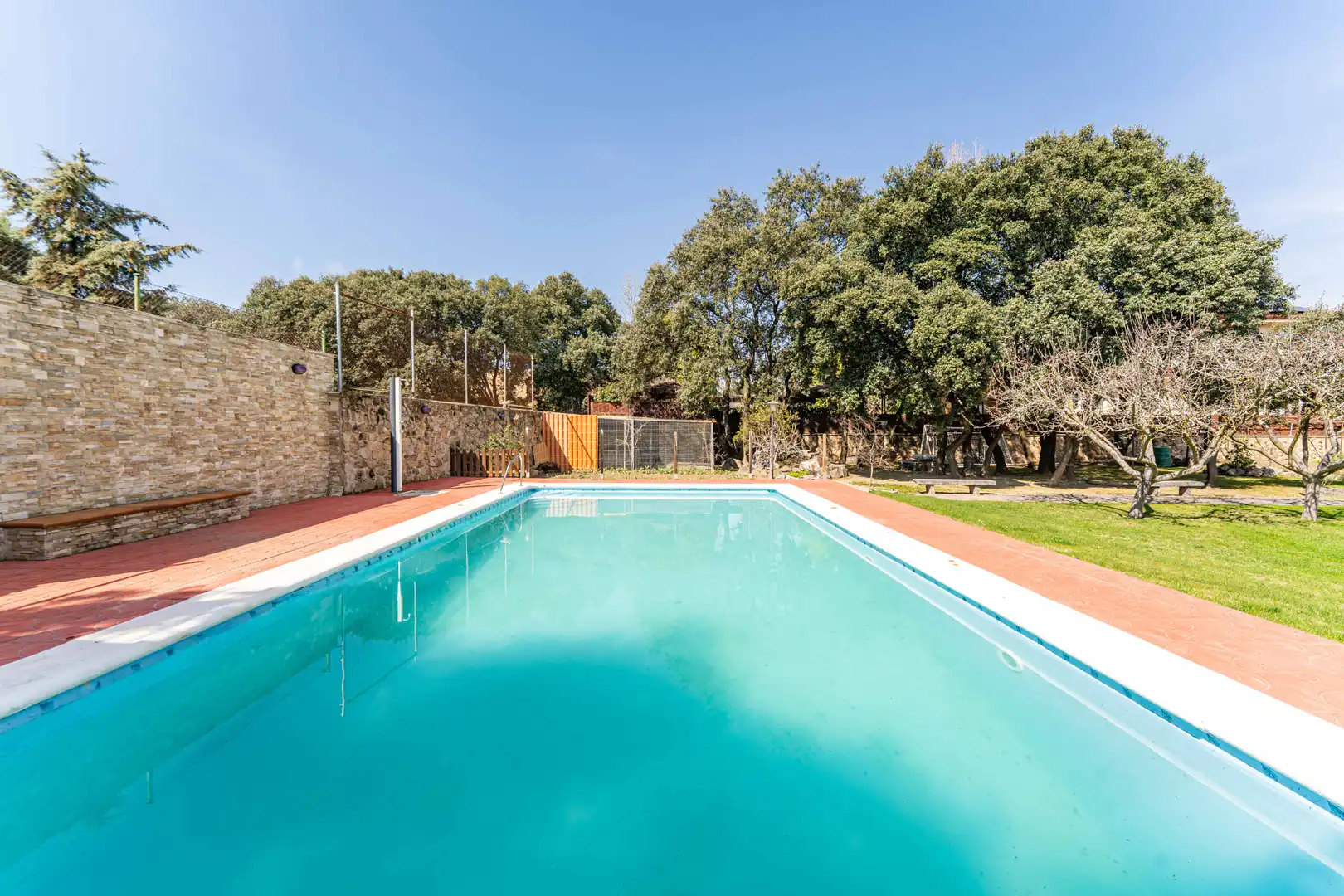 Swimming pool of Houses for sale in Alpedrete  with Furnished
