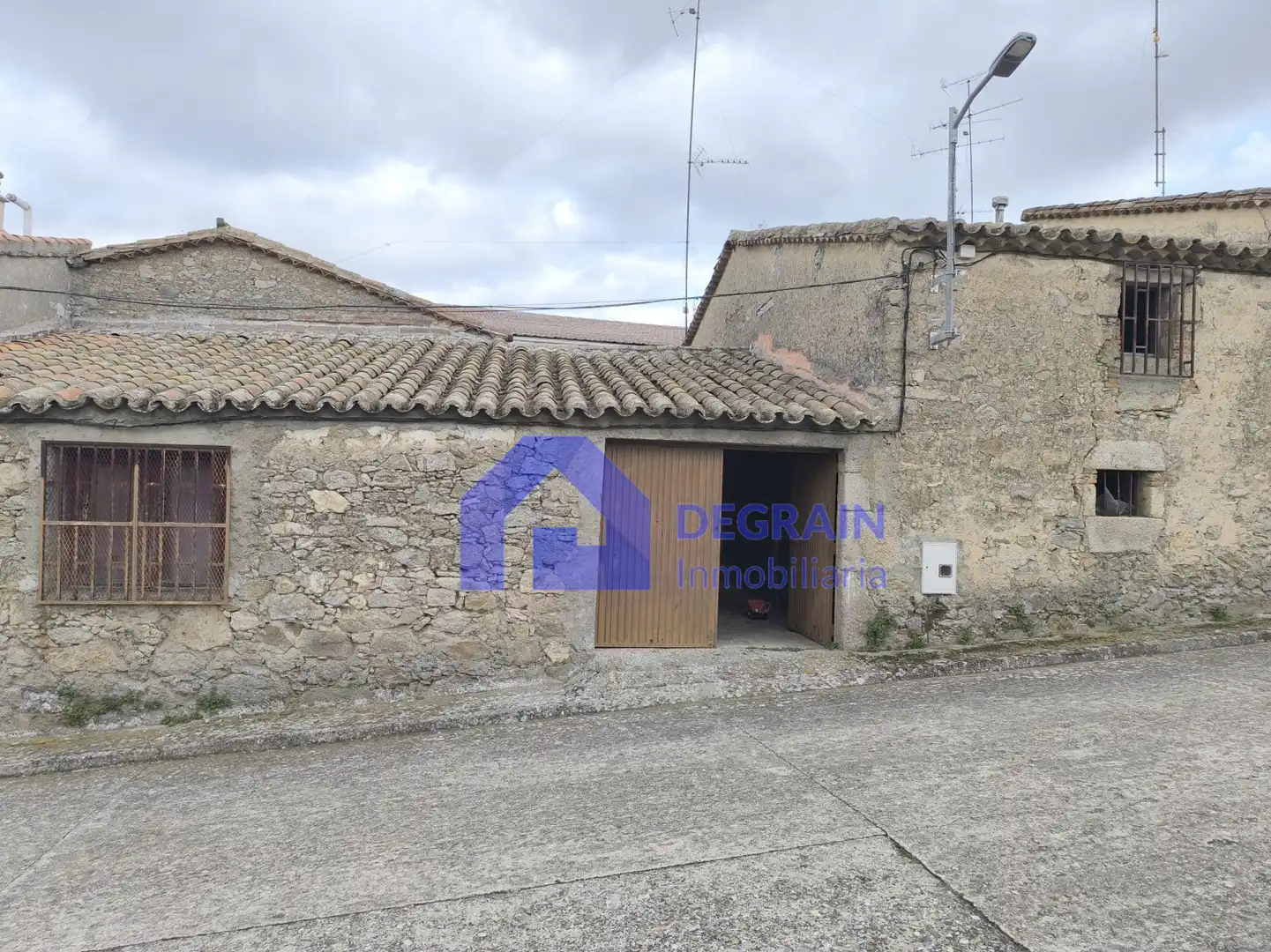 Vista exterior de Casa adosada en venta en Ledesma