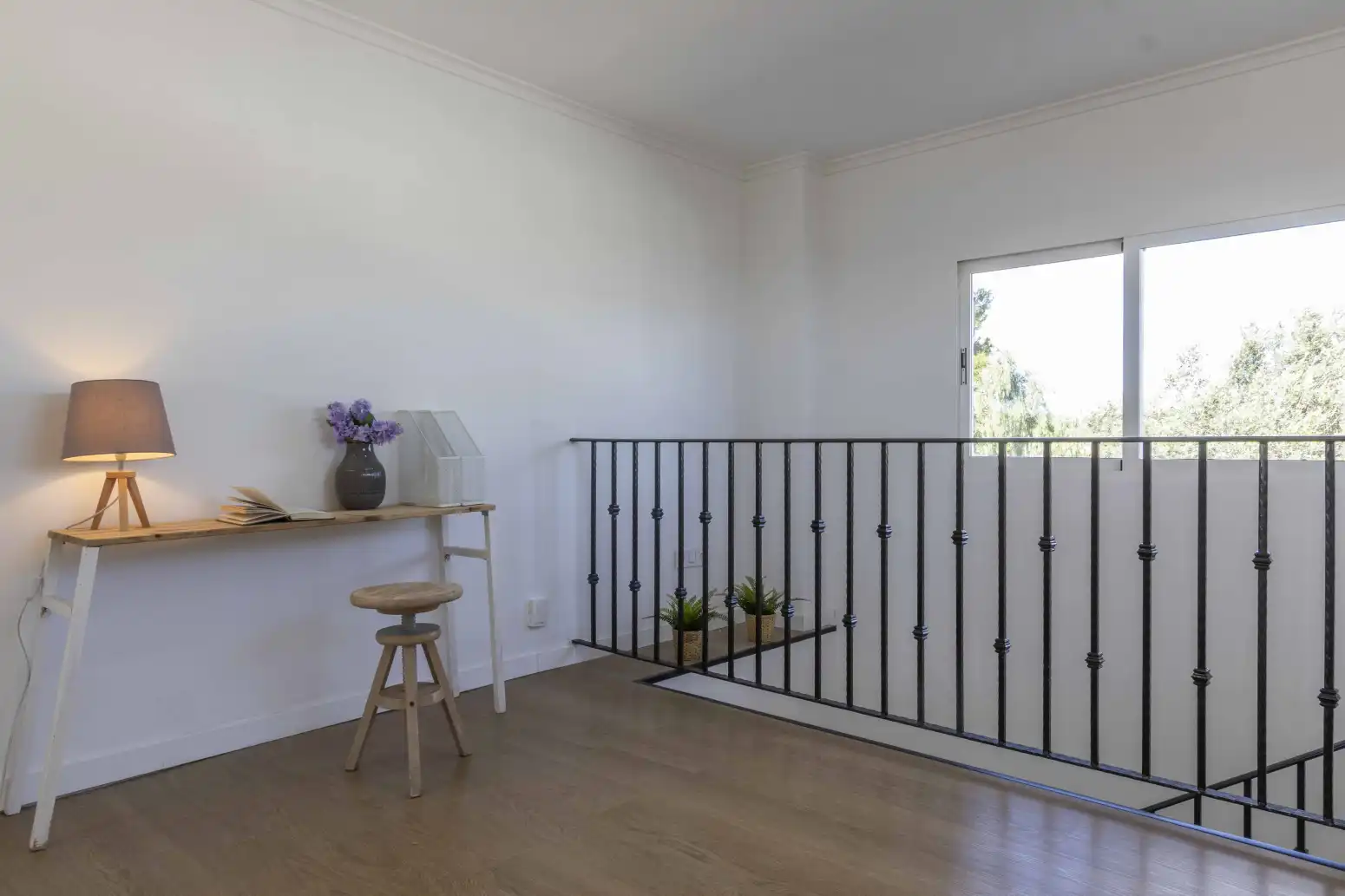 Terrassa de Casa o xalet en venda en La Pobla de Vallbona amb Jardí privat i Piscina