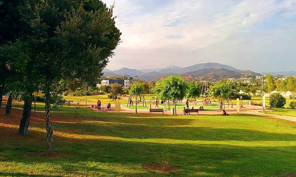Außenansicht von Einfamilien-Reihenhaus zum Verkauf in Marbella mit Heizung, Terrasse und Balkon