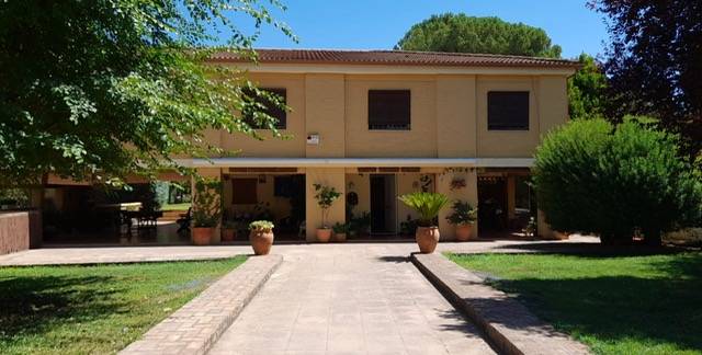 Casa-chalet en Venta en Santa Maria de Trassierra