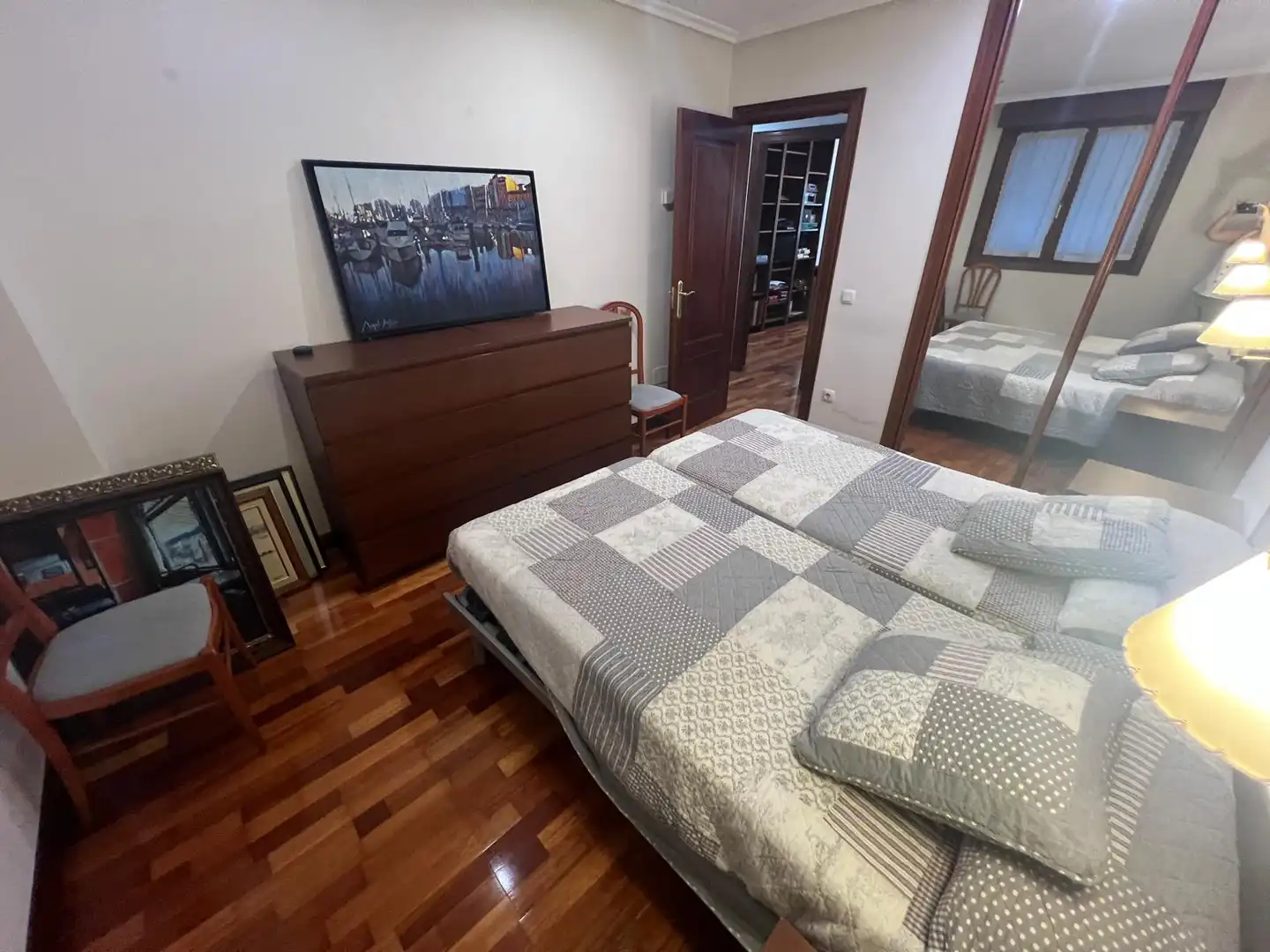 Habitación de Piso en venta en Gijón  con Calefacción, Parquet y Trastero