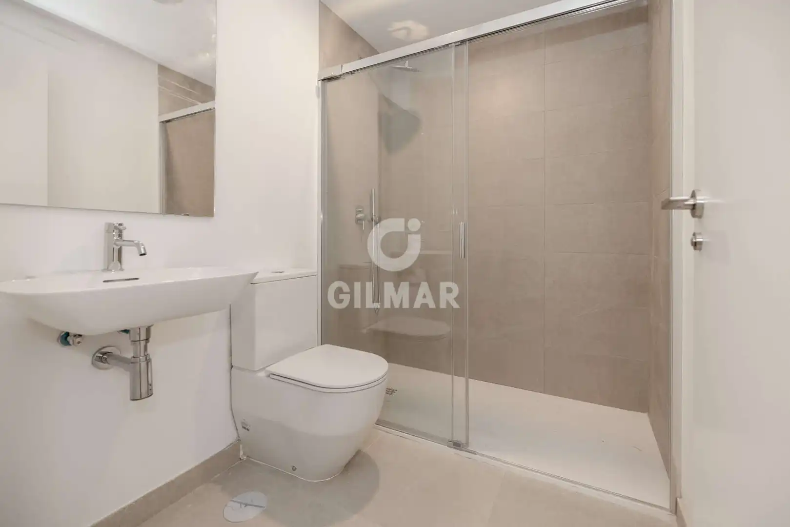 Baño de Casa adosada en venta en Estepona con Calefacción, Jardín privado y Piscina