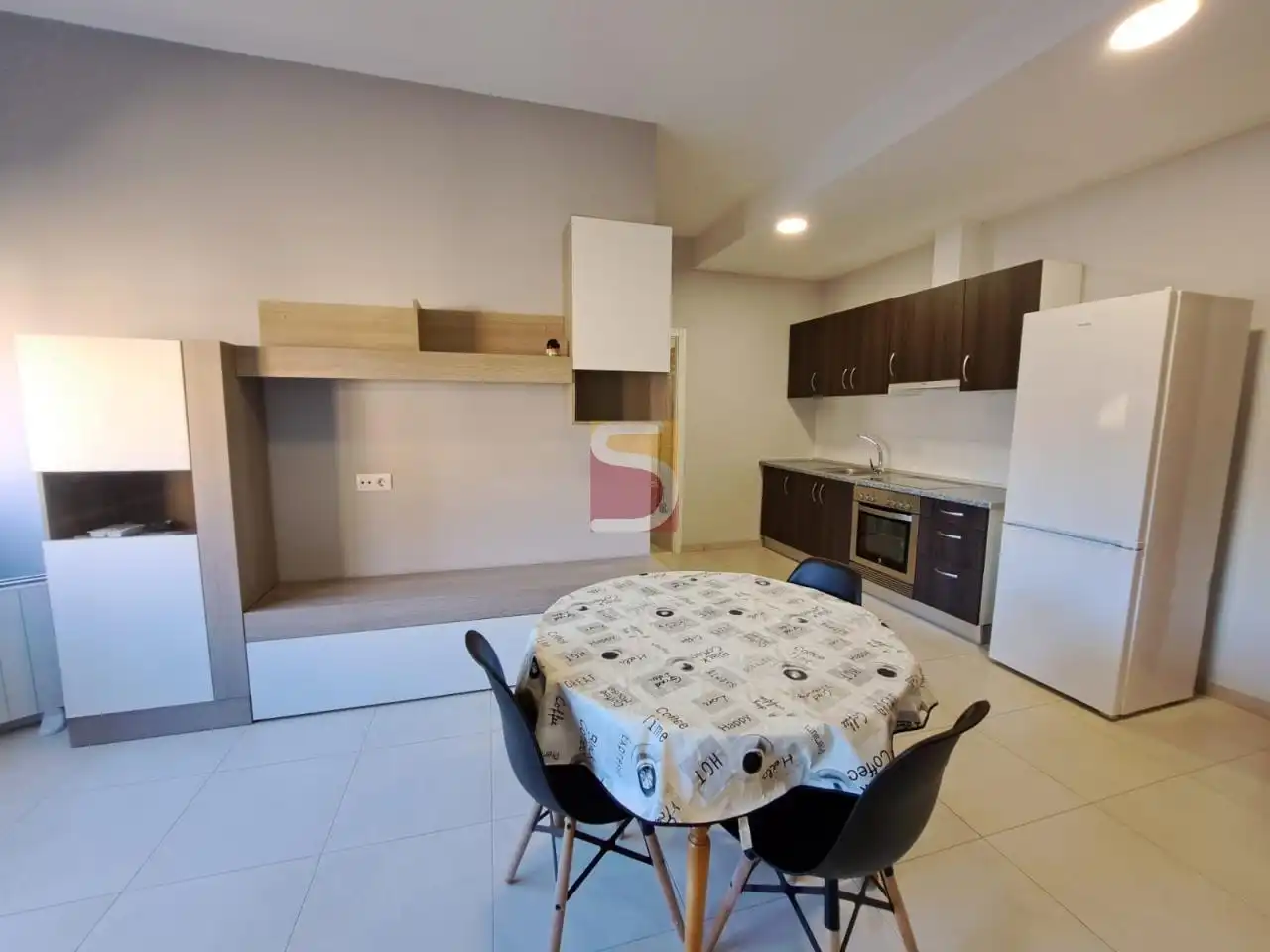Cocina de Piso de alquiler en San Cibrao das Viñas con Calefacción y Amueblado