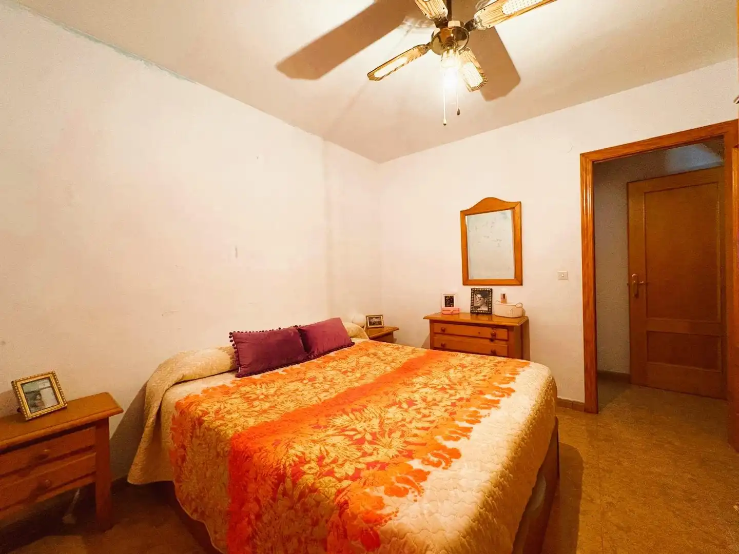 Bedroom of Flat for sale in Sevilla  with Air Conditioner, Terrace and Storage room