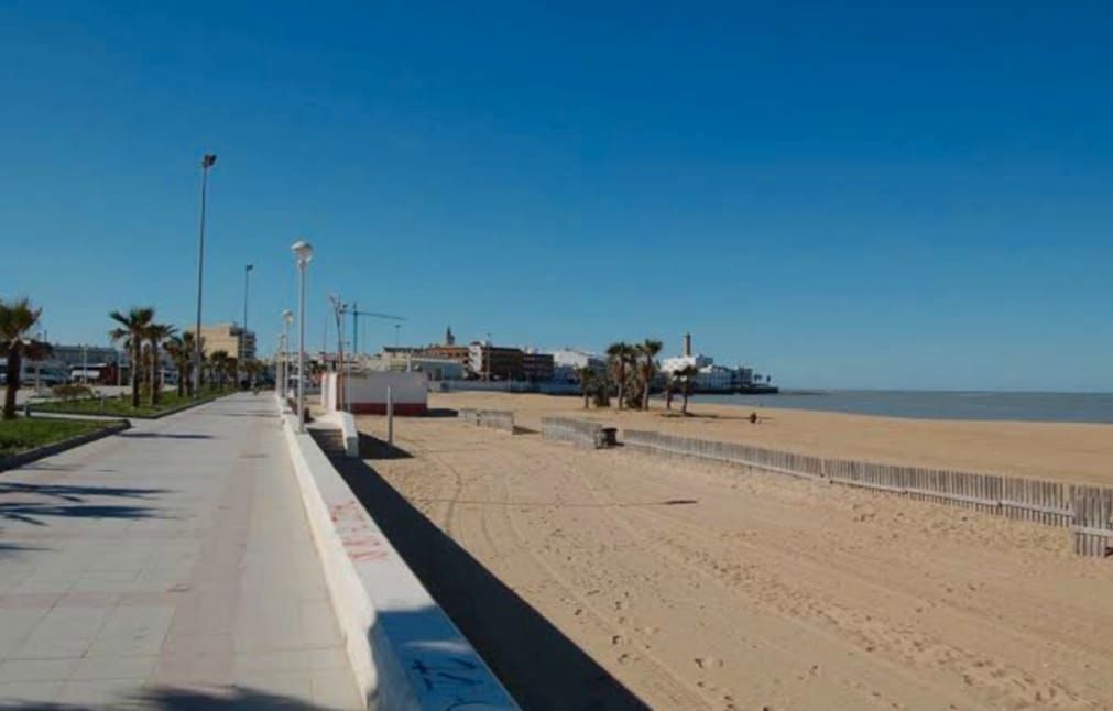 Vista exterior de Casa adosada en venta en Chipiona con Amueblado
