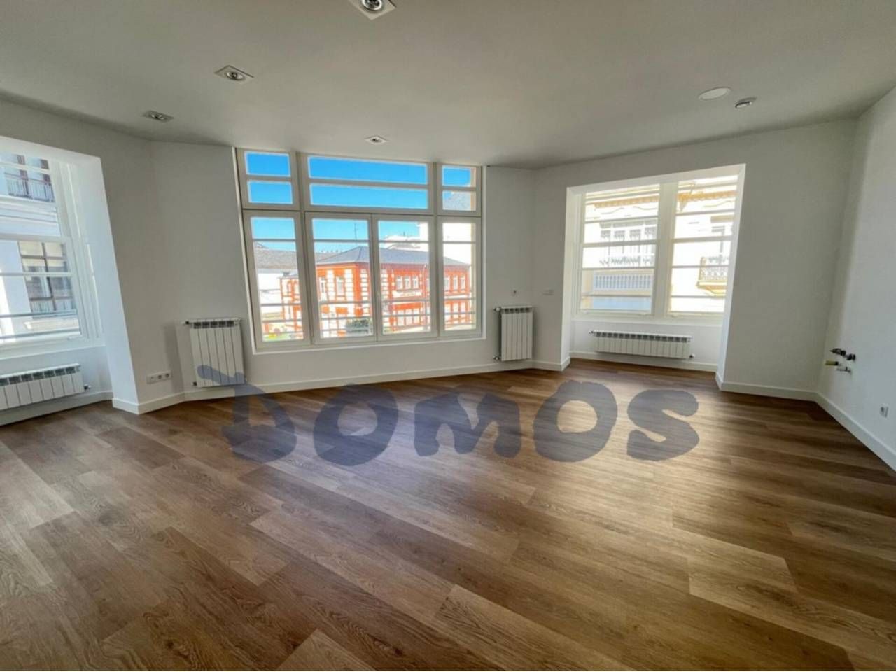 Sala d'estar de Pis en venda en Lugo Capital amb Calefacció i Balcó