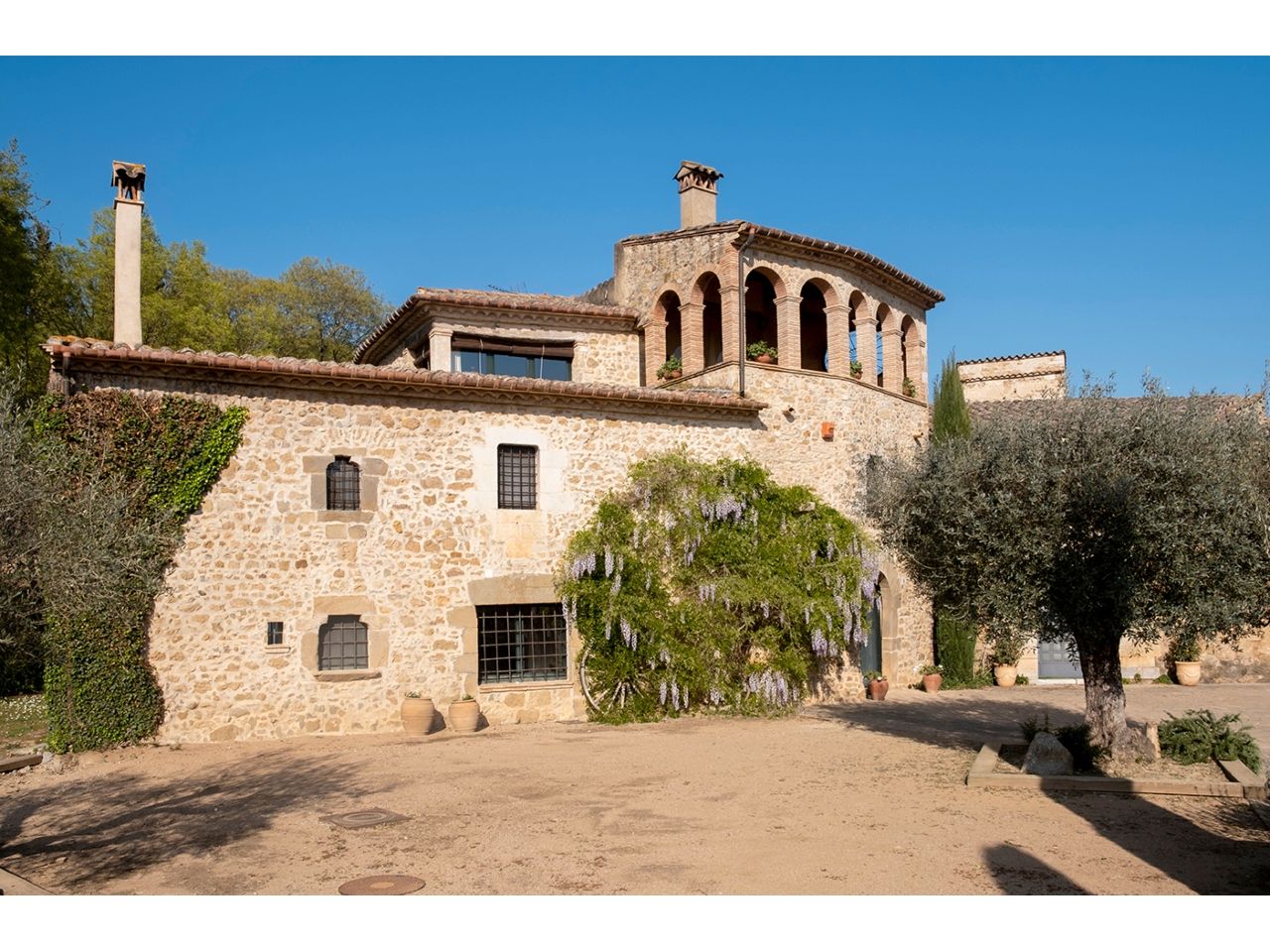 Vista exterior de Casa o xalet en venda en Sant Jordi Desvalls amb Aire condicionat, Calefacció i Jardí privat