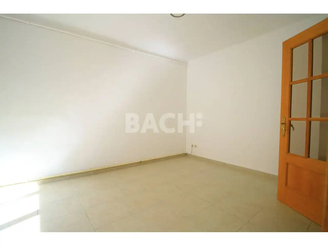 Flat for sale in Vic  with Heating and Balcony