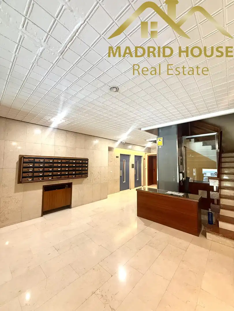 Büro zur Miete in Madrid mit Heizung und Terrasse