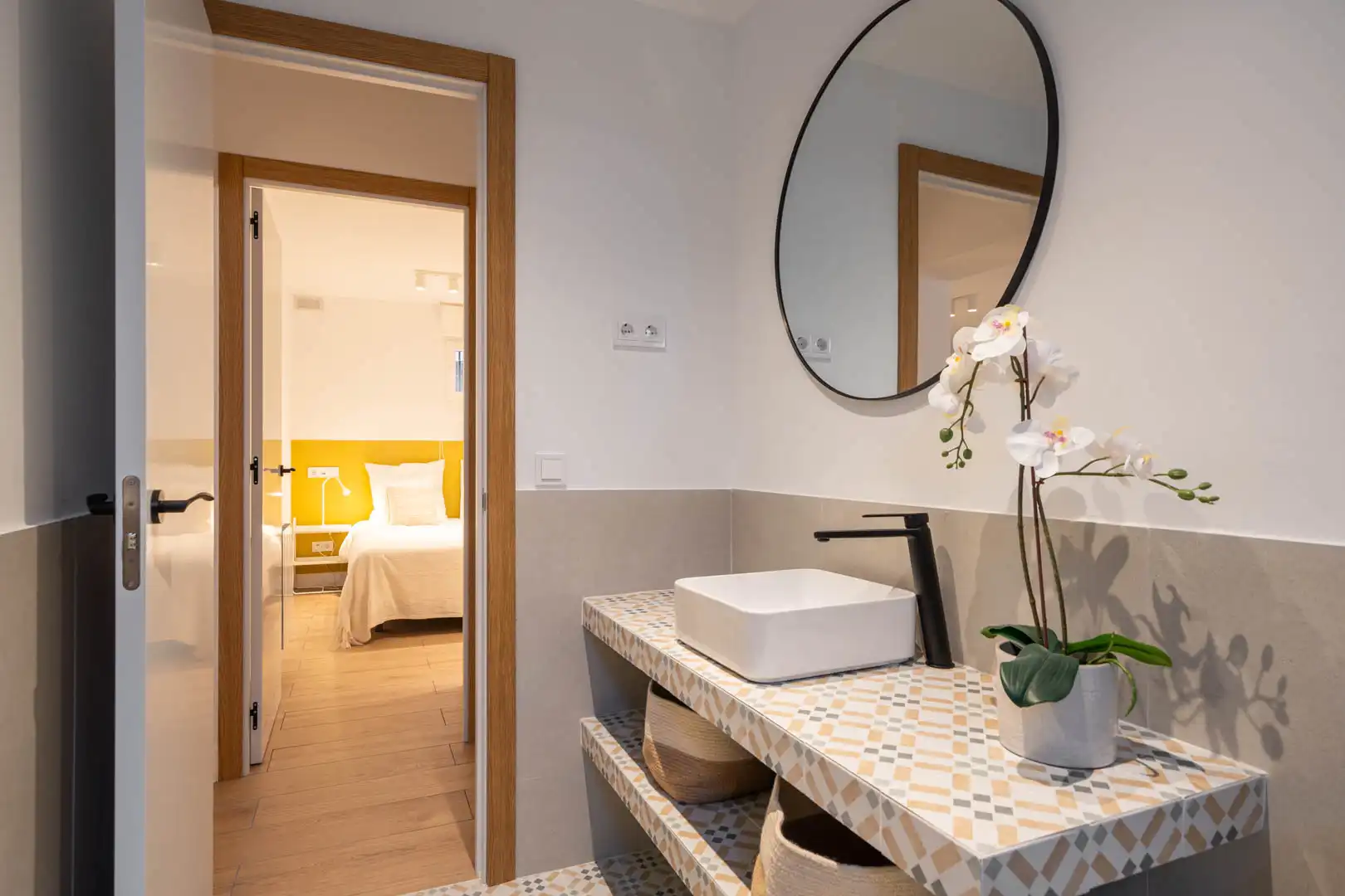 Bathroom of Flat for rent in Madrid  with Heating, Furnished and Oven